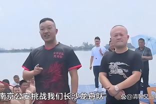 泰伦-卢谈四后卫阵容：这样能带来能量/推起节奏/能投篮